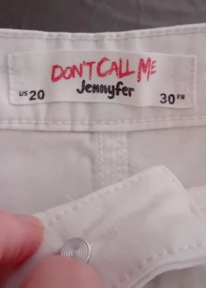 Très joli jean blanc Jennyfer taille 30 en parfait état - photo numéro 5