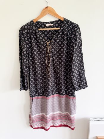 Robe manches 3/4 noir bordeaux à motifs camaïeu taille 38 M