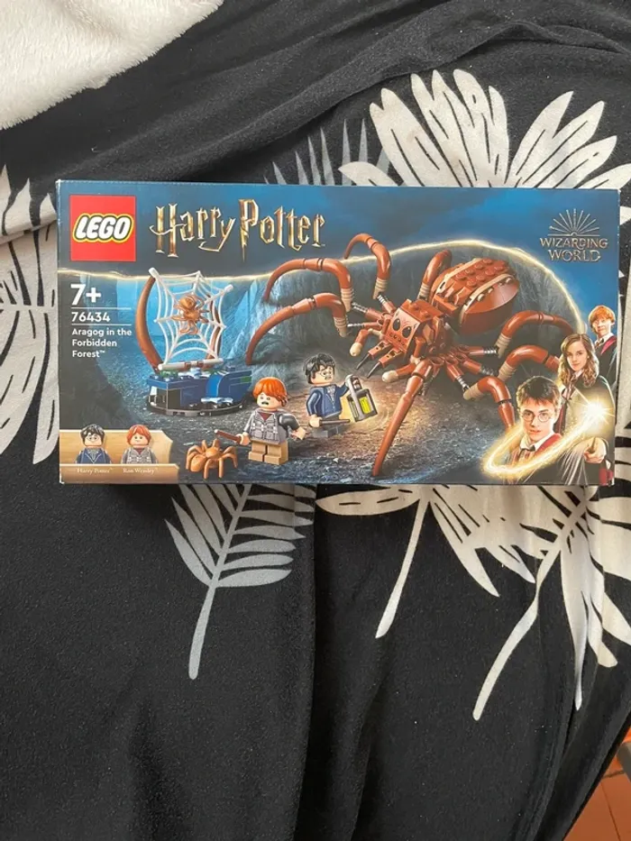 Lego Aragog dans la forêt interdite