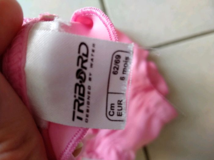 Maillot de bain rose trop mignon Tribord. Bébé 6 mois - photo numéro 6