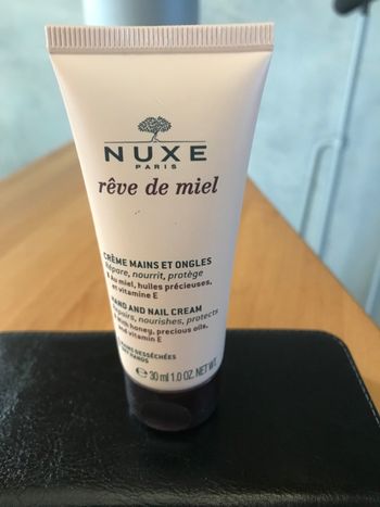 Nuxe crème mains et ongles Rêve de miel