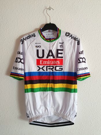 Maillot cyclisme 2025 taille L UAE Team Emirates