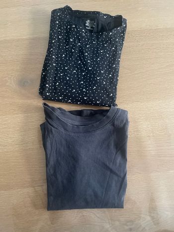 Lot de deux T- shirts Kiabi.