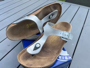 Birkenstock modèle Gizeh 38, très bon état
