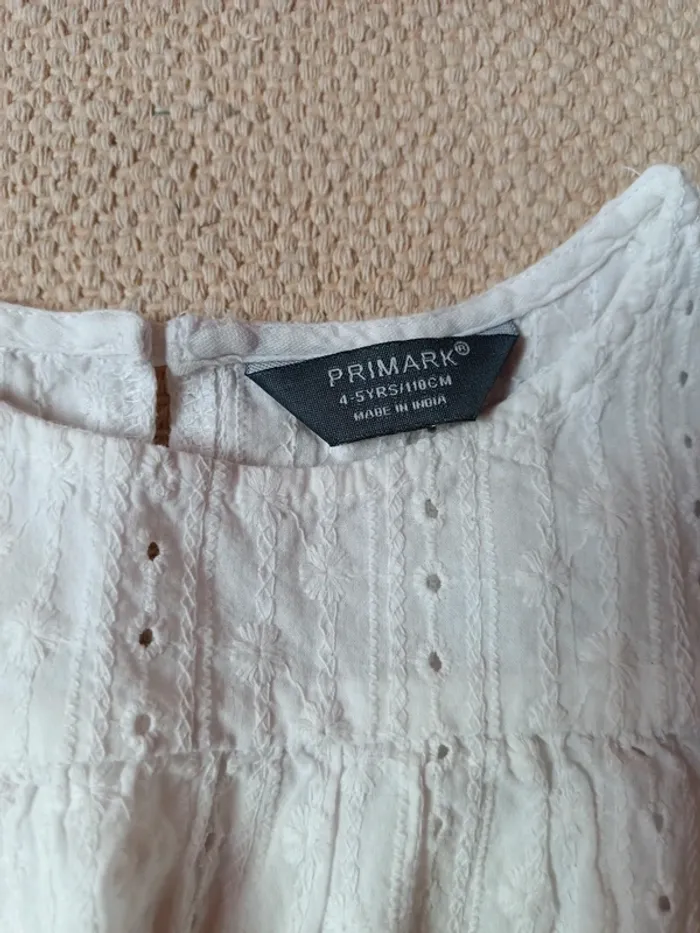 Chemisier blanc dentelle broderie primark 4/5 ans - photo numéro 2