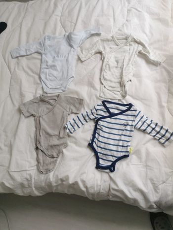 Lot 4 bodies 1 mois