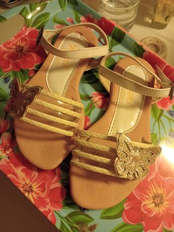 Sandales blanches or et argent 