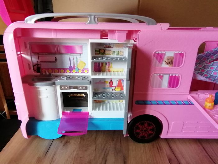 Camping car Barbie - photo numéro 3