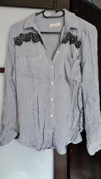 Chemisier gris blanc dentelle