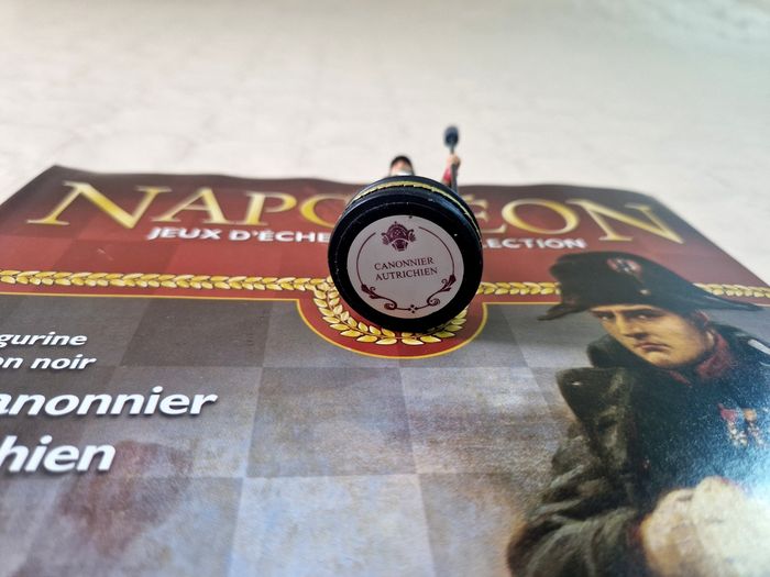 Figurine  , Napoléon , jeux d'échec de collection  , numéro 16 , le canonnier Autrichien - photo numéro 4