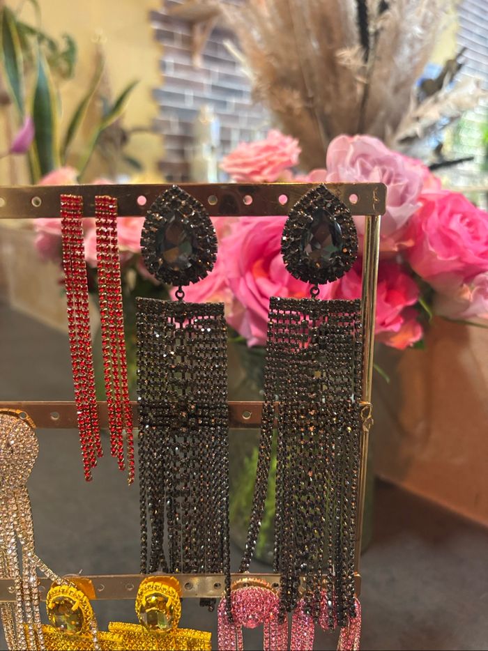 Lot 11 paires de boucles d oreilles + portant - photo numéro 2