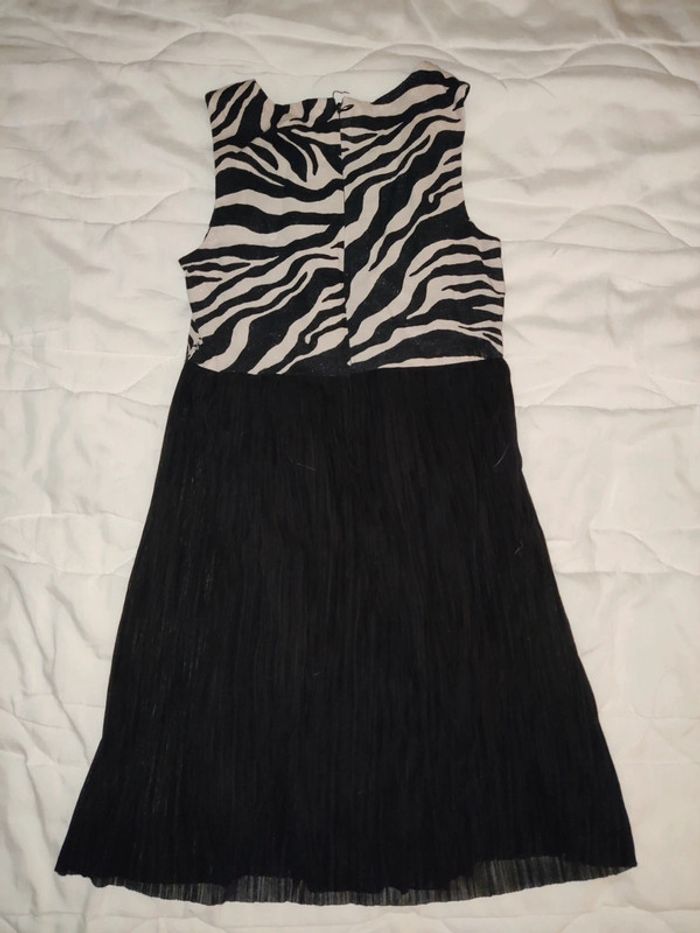 Robe noire 10 ans - photo numéro 2