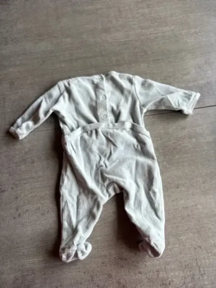 Pyjama 3 mois - photo numéro 4