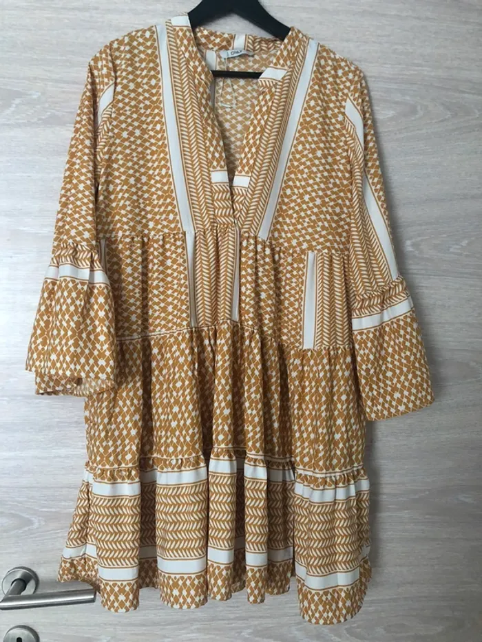 Robe à volants