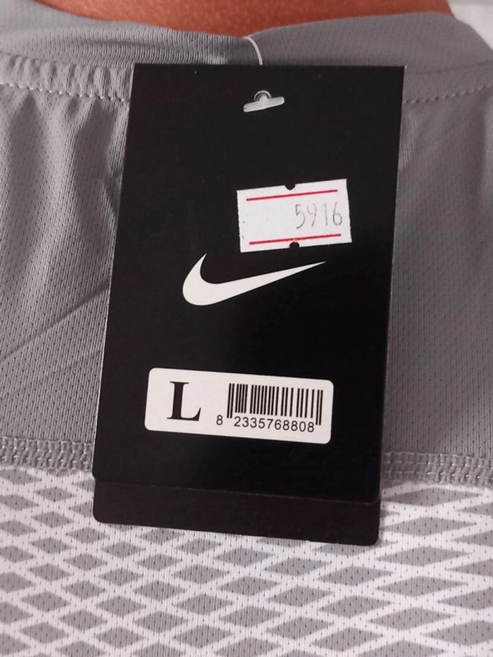 Debardeur nike - photo numéro 3