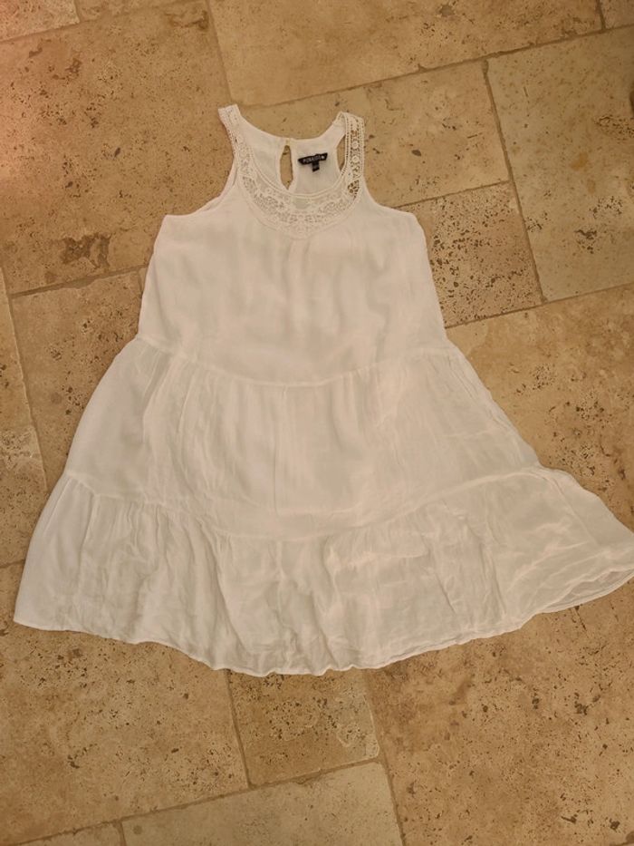 Jolie robe blanche T 14 ans