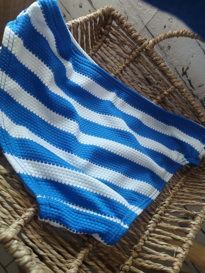 Maillot de bain 2 pièces 8ans - photo numéro 6