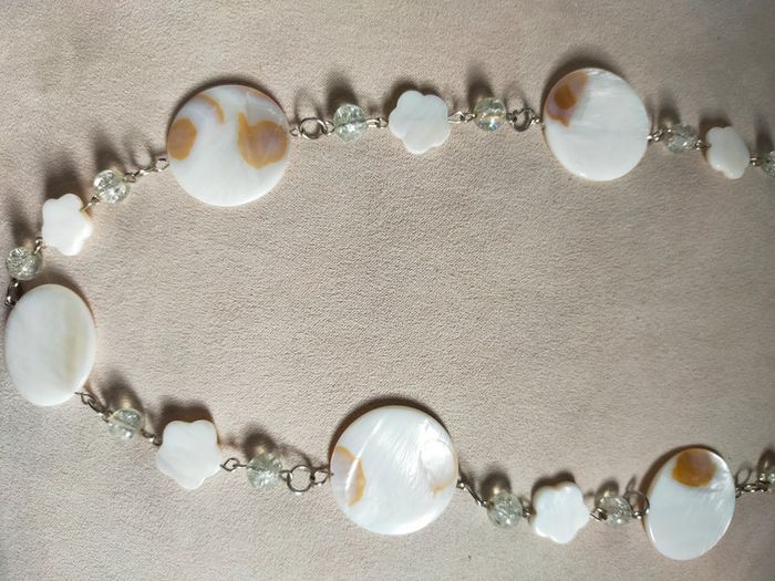 Collier en nacre blanche et perles – Collection Reflets de Lavande - photo numéro 7