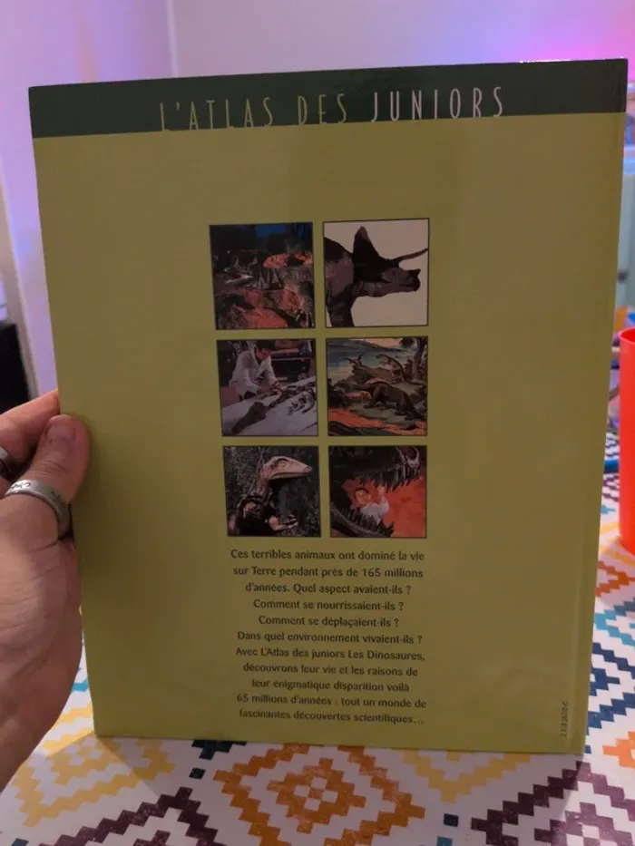 Livre l'Atlas des juniors les dinosaures - photo numéro 2