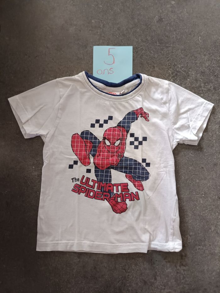 T-shirt spiderman 5 ans