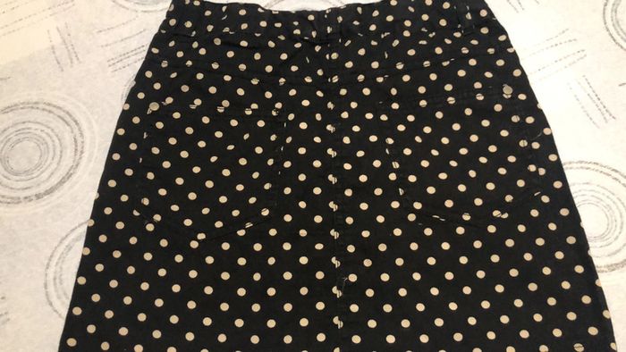 Lot 2 jupes 10 ans (1 noire à pois beiges et 1 blanche unie) - photo numéro 3