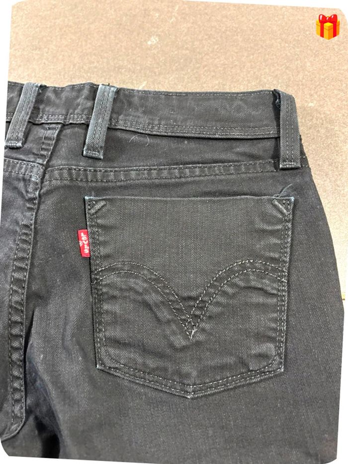 Jean Noir Levi’s taille 32 femme - photo numéro 2