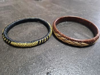 Lot de bracelets
