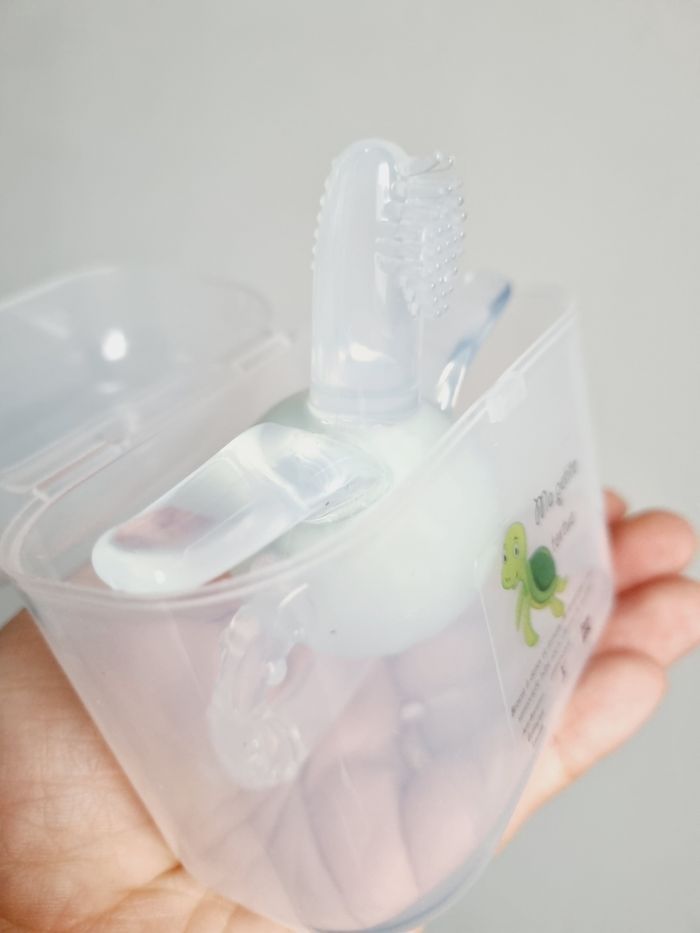 Anneau de dentition et brosse à dents 2 en 1 en silicone alimentaire sans BPA - photo numéro 4