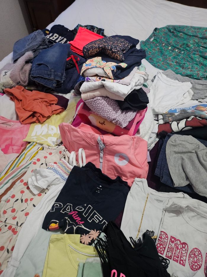 Lot de vêtements filles  et garçons  taille de 5.a 8 ans - photo numéro 4
