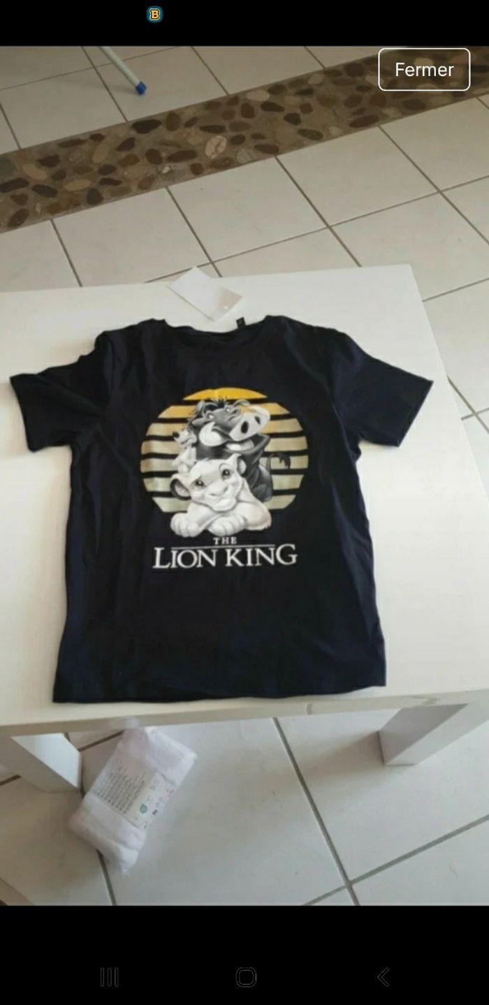 T shirr le roi lion
