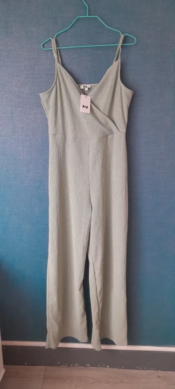 Combinaison pantalon à jambe larges - Neuf avec étiquette - Taille 40 marque Jennyfer - photo numéro 9