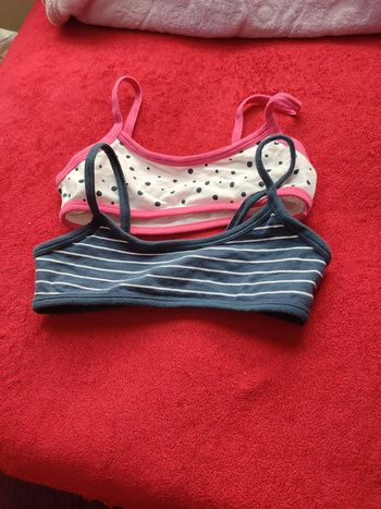 2 Brassières