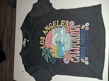 Top court style surfer