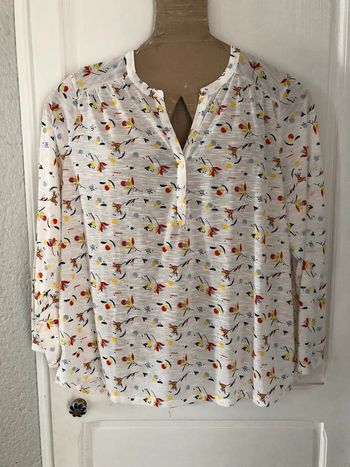AN37- Blouse légère impression sur fond blanc T 50/52 portée 1 fois