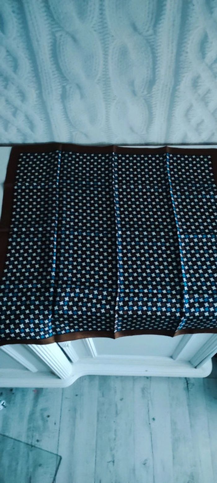 Foulard carré de soie printemps homme - photo numéro 4