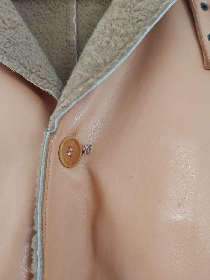 Manteau en peau de mouton naturel. - photo numéro 3