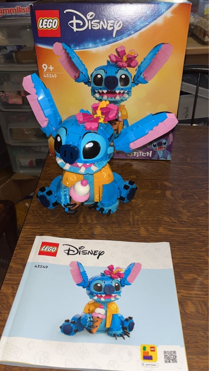 Lego stitch