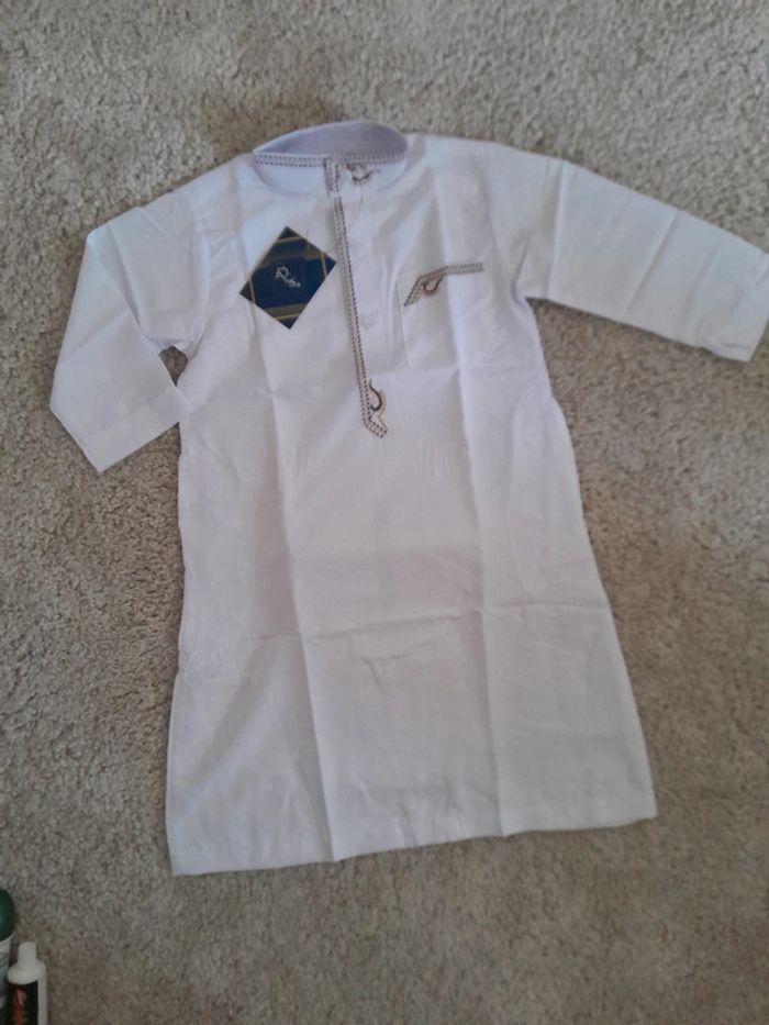 Qamis manches longues taille 30 enfant 4/5 ans 🌹