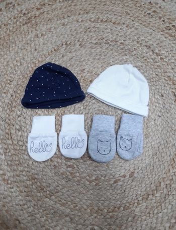 Lot de 2 bonnets et 2 paires de gants Kiabi