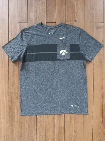T-shirt IOWA hawkeyes nike tee NCAA XL
