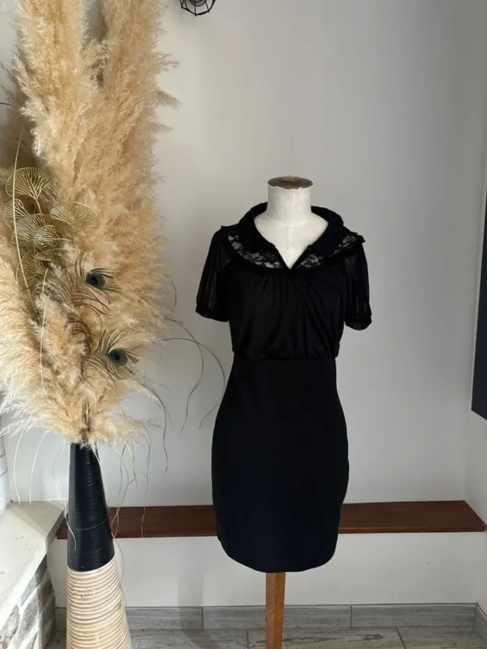 Robe noire dentelle goth rock chic M/L