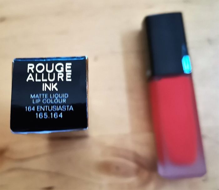 Rouge-à-lèvres "Chanel" - photo numéro 3