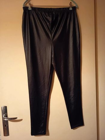 Legging femme imitation skaï.  Noir. Marque Boohoo. Neuf.