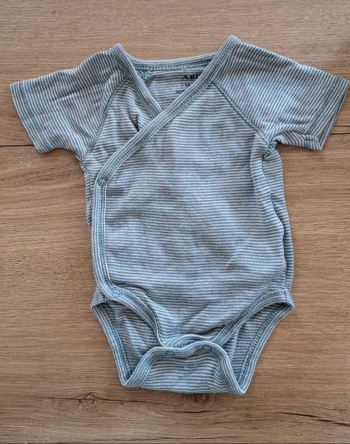 Body 1 mois - photo numéro 2