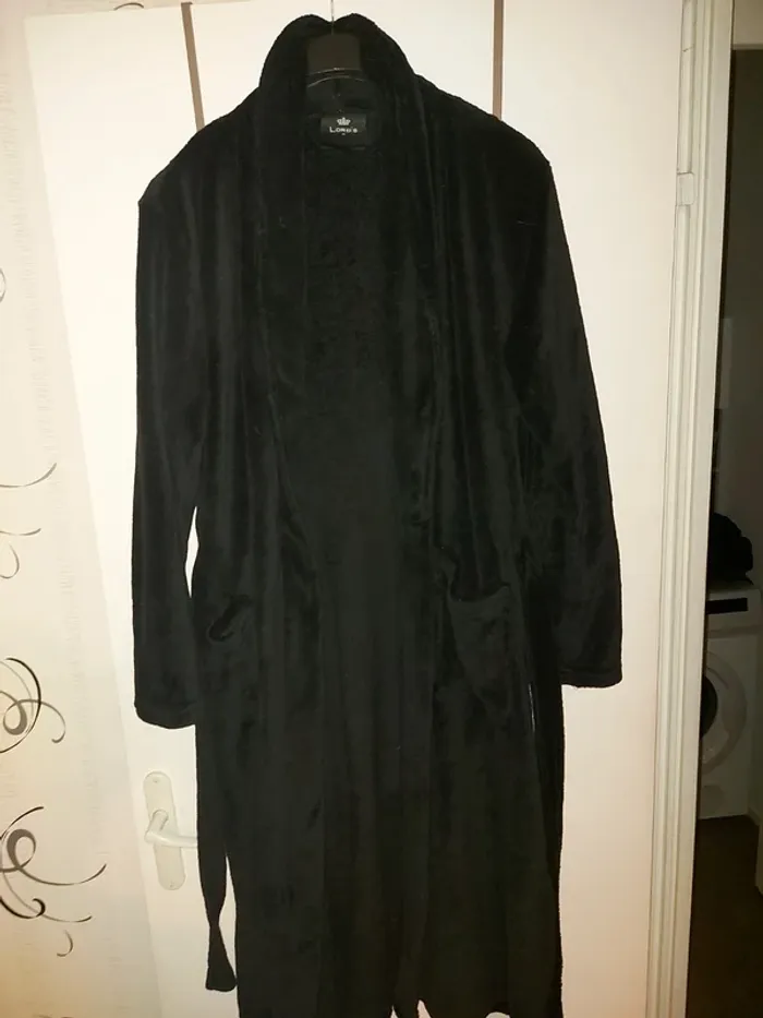 Robe de chambre noire - photo numéro 2