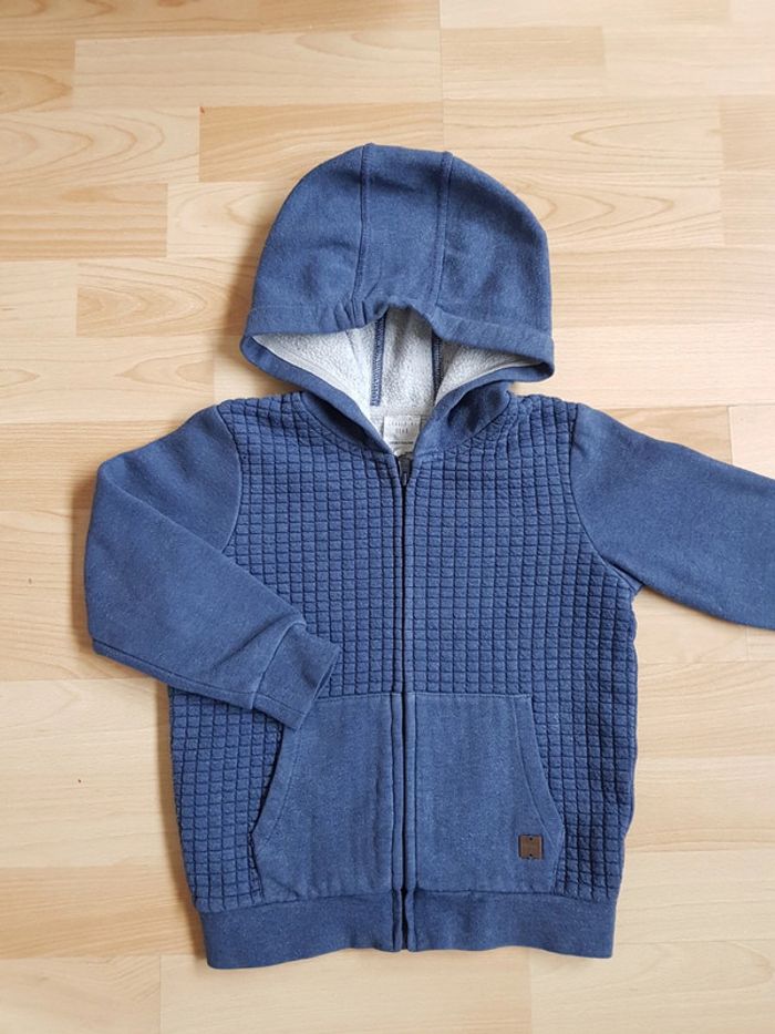 Sweat a capuche carrément beau 4 ans