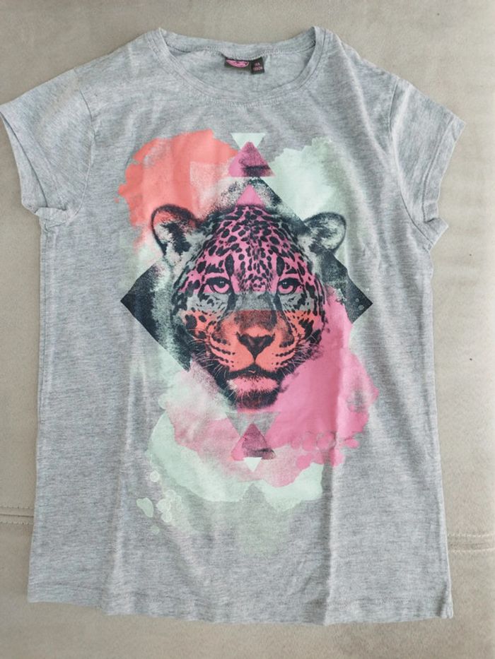 T-shirt Kiabi gris léopard