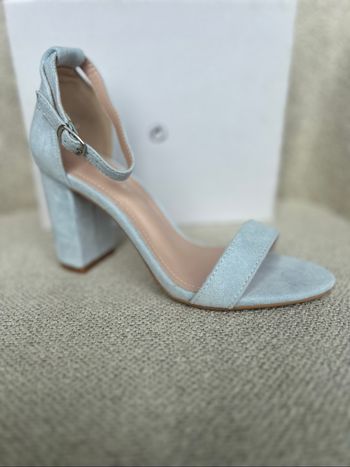 Escarpins à talons bloc bleu ciel – Neufs avec boîte