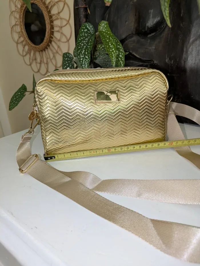 Petit sac à main bandoulière doré – couleur or – chic & tendance - photo numéro 6