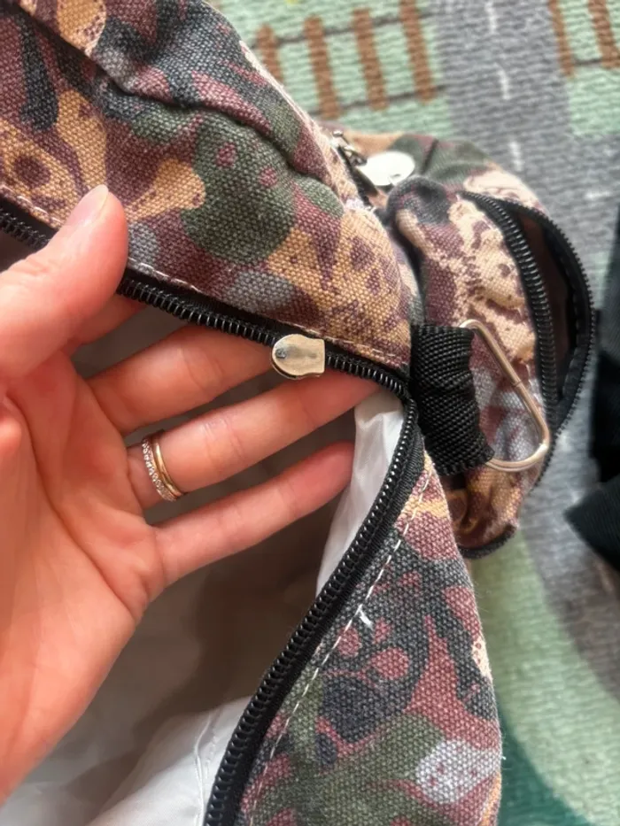 Bien lire l’annonce : sac tetes de mort - photo numéro 5